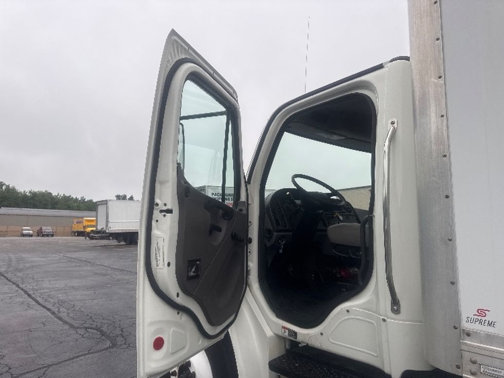 Medium Duty Box Truck-Light and Medium Duty Trucks-Freightliner-2020-M2-Gahanna-OH-228,261\n\t\tmiles-$ 48,250 - Image 16