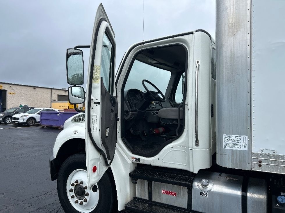 Medium Duty Box Truck-Light and Medium Duty Trucks-Freightliner-2020-M2-Gahanna-OH-63,644\n\t\tmiles-$ 50,500 - Image 16