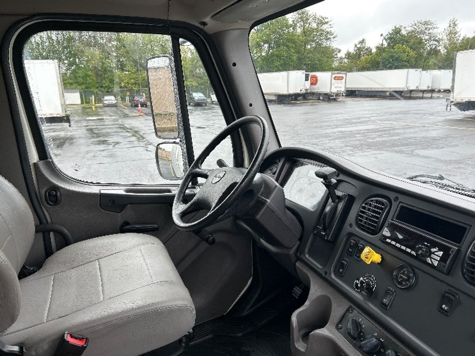 Medium Duty Box Truck-Light and Medium Duty Trucks-Freightliner-2020-M2-Gahanna-OH-63,644\n\t\tmiles-$ 50,500 - Image 22