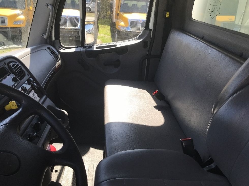 Medium Duty Box Truck-Light and Medium Duty Trucks-Freightliner-2020-M2-Garden City-GA-163,319\n\t\tmiles-$ 60,500 - Image 19