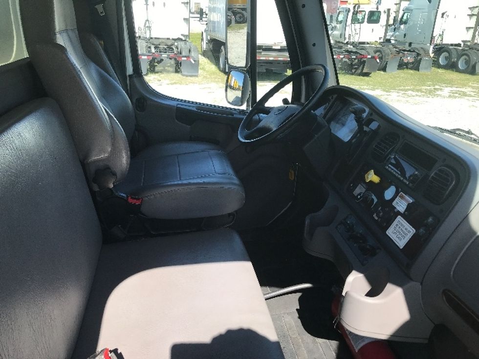 Medium Duty Box Truck-Light and Medium Duty Trucks-Freightliner-2020-M2-Garden City-GA-163,319\n\t\tmiles-$ 60,500 - Image 22