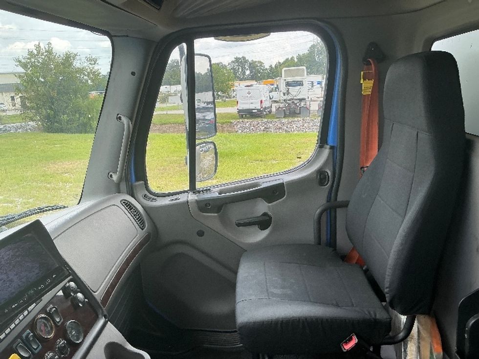 Medium Duty Box Truck-Light and Medium Duty Trucks-Freightliner-2020-M2-Garden City-GA-182,100\n\t\tmiles-$ 63,000 - Image 18