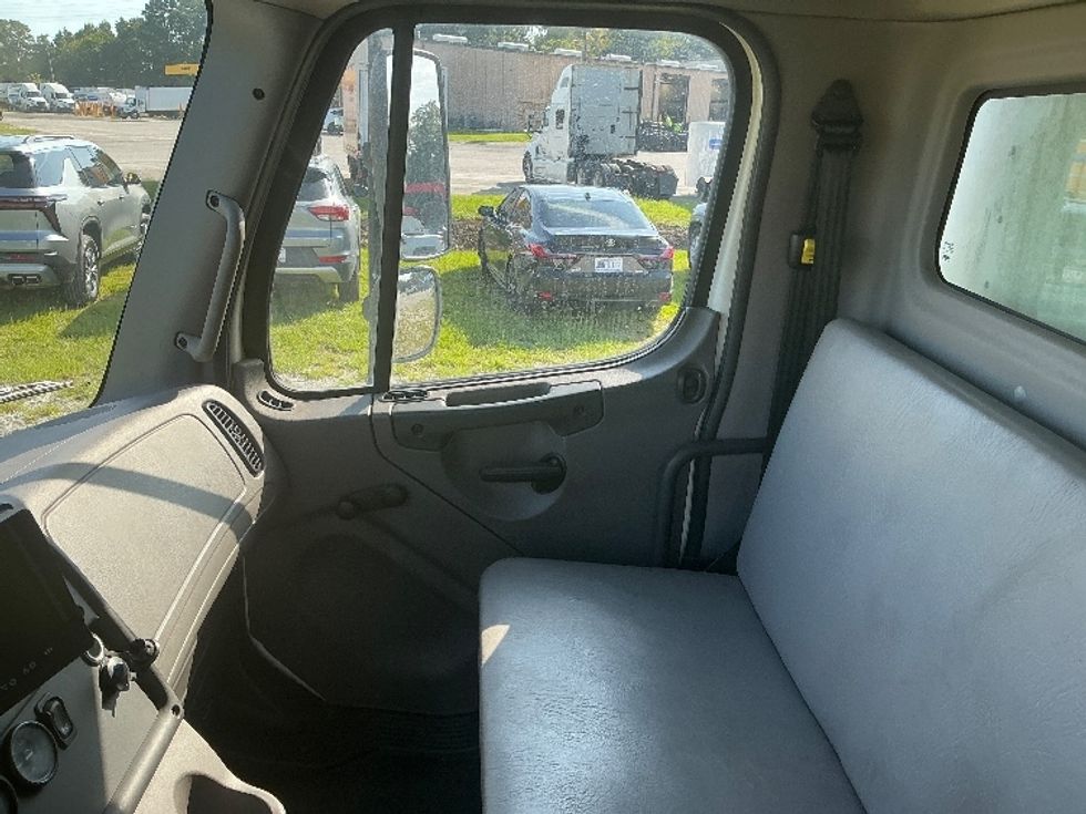 Medium Duty Box Truck-Light and Medium Duty Trucks-Freightliner-2020-M2-Garden City-GA-97,687\n\t\tmiles-$ 66,000 - Image 19