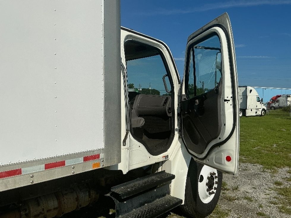 Medium Duty Box Truck-Light and Medium Duty Trucks-Freightliner-2020-M2-Garden City-GA-97,687\n\t\tmiles-$ 66,000 - Image 20