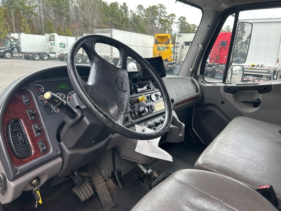Medium Duty Box Truck-Light and Medium Duty Trucks-Freightliner-2020-M2-Garner-NC-207,690\n\t\tmiles-$ 50,500 - Image 16