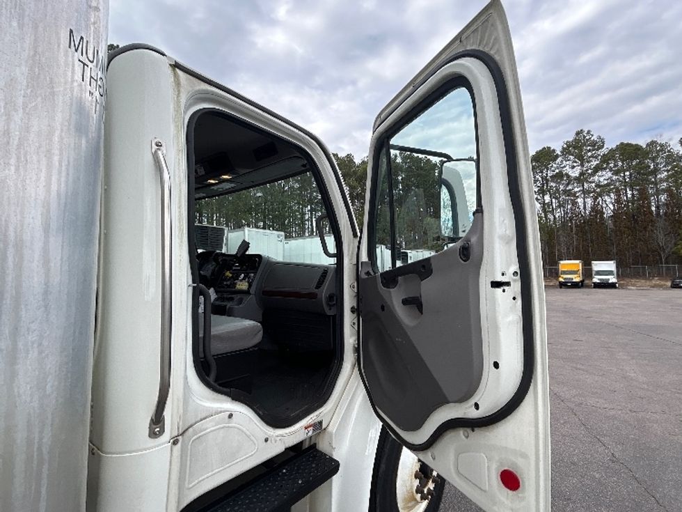 Medium Duty Box Truck-Light and Medium Duty Trucks-Freightliner-2020-M2-Garner-NC-207,690\n\t\tmiles-$ 50,500 - Image 19