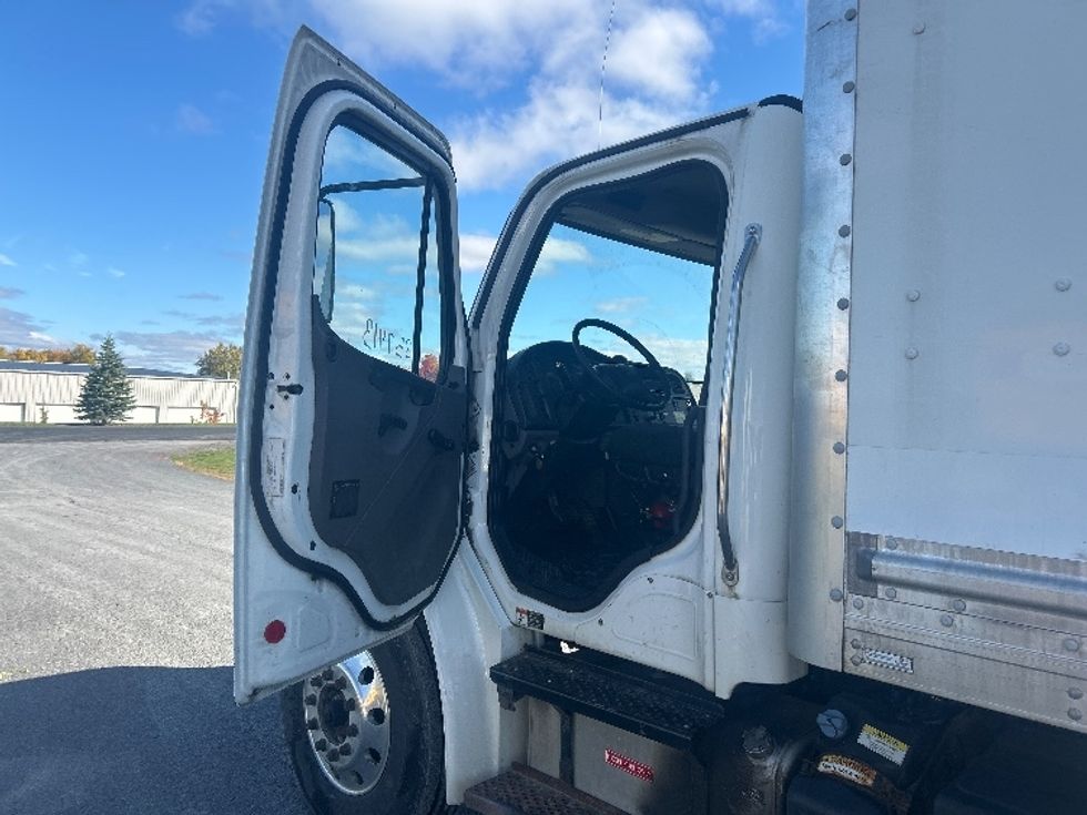 Medium Duty Box Truck-Light and Medium Duty Trucks-Freightliner-2020-M2-Geneva-NY-256,754\n\t\tmiles-$ 37,750 - Image 16