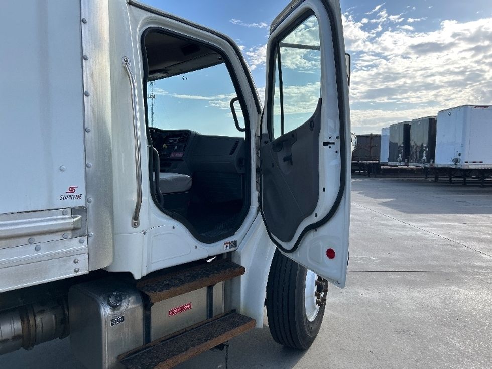 Medium Duty Box Truck-Light and Medium Duty Trucks-Freightliner-2020-M2-Goshen-IN-257,762\n\t\tmiles-$ 40,750 - Image 19