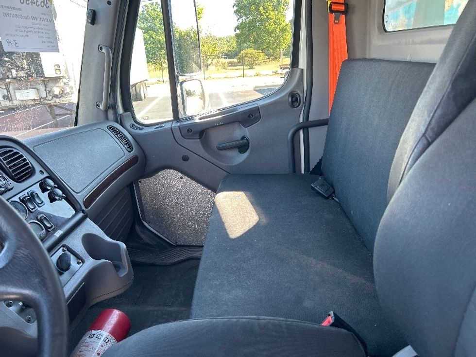 Medium Duty Box Truck-Light and Medium Duty Trucks-Freightliner-2020-M2-Greensboro-NC-125,340\n\t\tmiles-$ 54,000 - Image 18