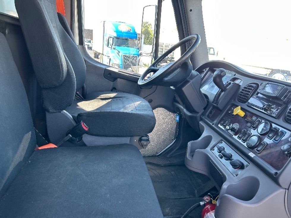 Medium Duty Box Truck-Light and Medium Duty Trucks-Freightliner-2020-M2-Greensboro-NC-125,340\n\t\tmiles-$ 54,000 - Image 21