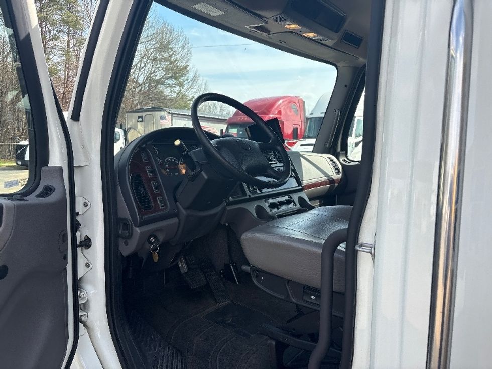 Medium Duty Box Truck-Light and Medium Duty Trucks-Freightliner-2020-M2-Greensboro-NC-129,101\n\t\tmiles-$ 63,250 - Image 16