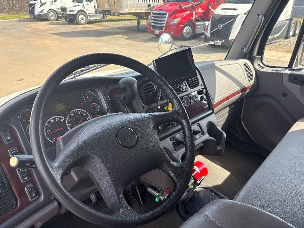 Medium Duty Box Truck-Light and Medium Duty Trucks-Freightliner-2020-M2-Greensboro-NC-129,101\n\t\tmiles-$ 63,250 - Image 17
