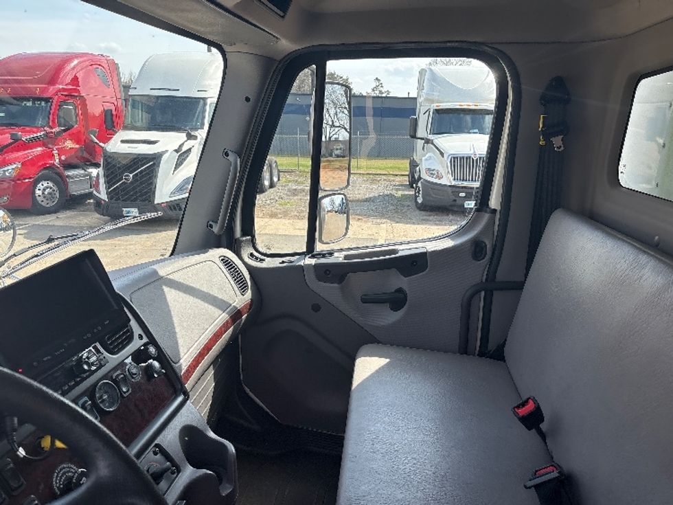 Medium Duty Box Truck-Light and Medium Duty Trucks-Freightliner-2020-M2-Greensboro-NC-129,101\n\t\tmiles-$ 63,250 - Image 19