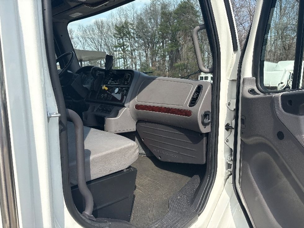 Medium Duty Box Truck-Light and Medium Duty Trucks-Freightliner-2020-M2-Greensboro-NC-129,101\n\t\tmiles-$ 63,250 - Image 20