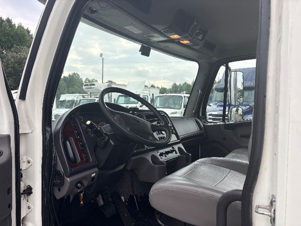 Medium Duty Box Truck-Light and Medium Duty Trucks-Freightliner-2020-M2-Greensboro-NC-149,926\n\t\tmiles-$ 57,500 - Image 16