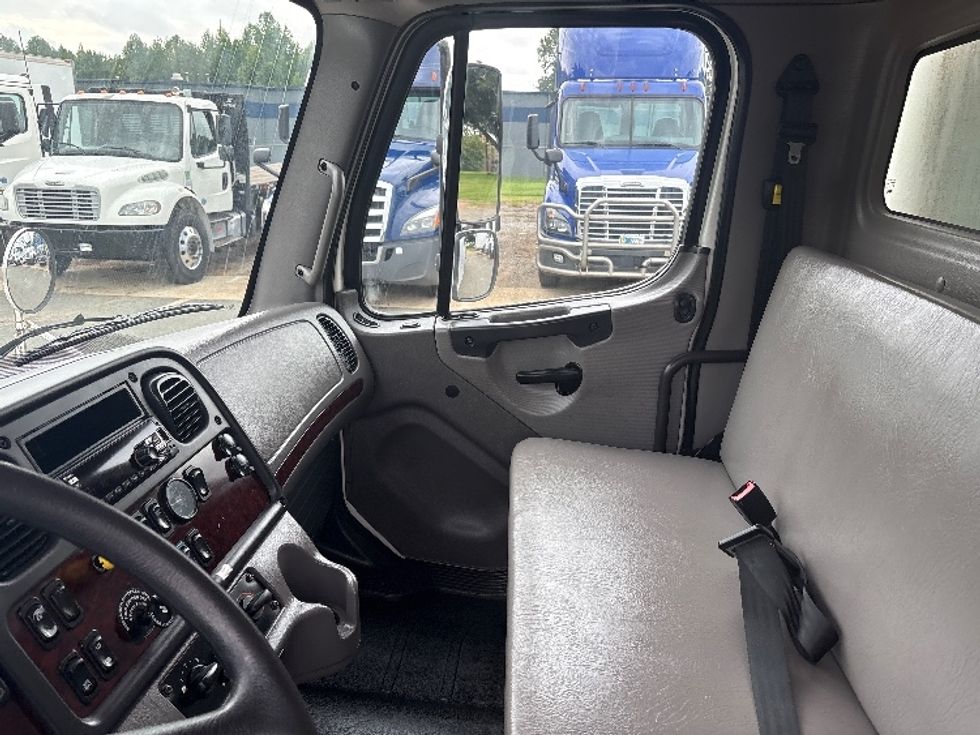 Medium Duty Box Truck-Light and Medium Duty Trucks-Freightliner-2020-M2-Greensboro-NC-149,926\n\t\tmiles-$ 57,500 - Image 19
