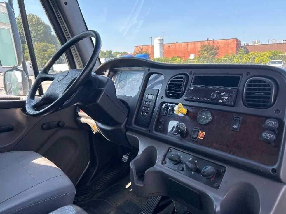 Medium Duty Box Truck-Light and Medium Duty Trucks-Freightliner-2020-M2-Greensboro-NC-172,872\n\t\tmiles-$ 50,000 - Image 22