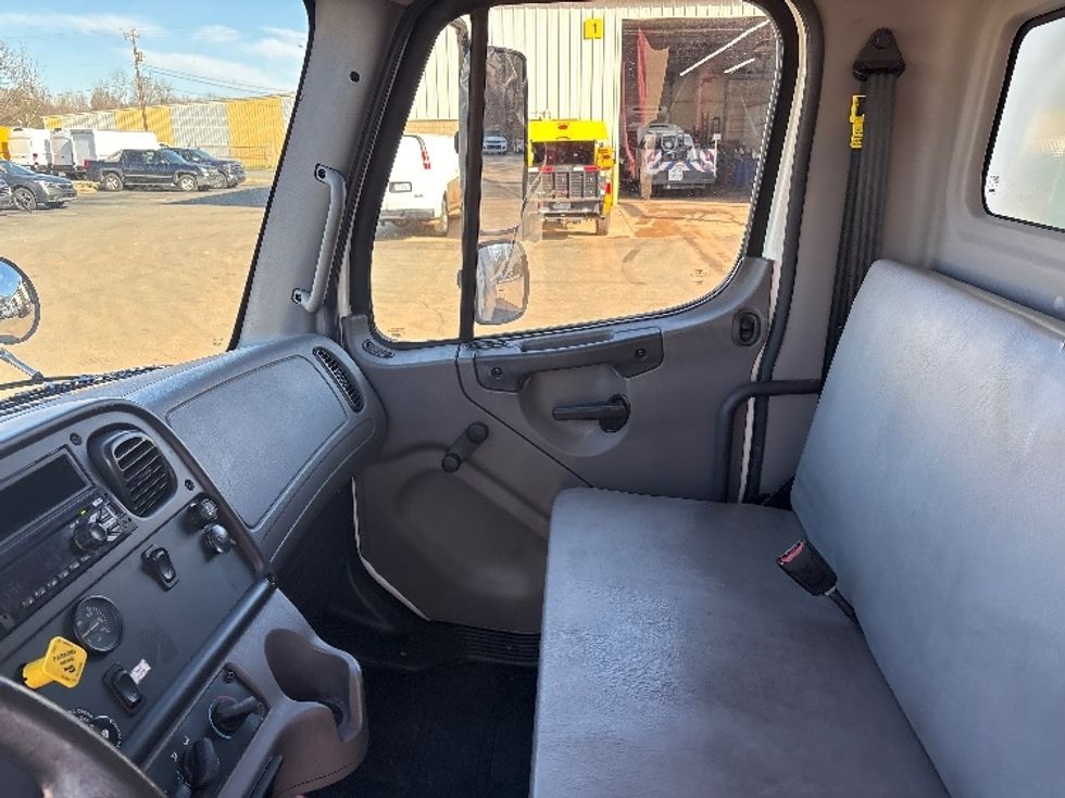 Medium Duty Box Truck-Light and Medium Duty Trucks-Freightliner-2020-M2-Greensboro-NC-194,141\n\t\tmiles-$ 48,250 - Image 19