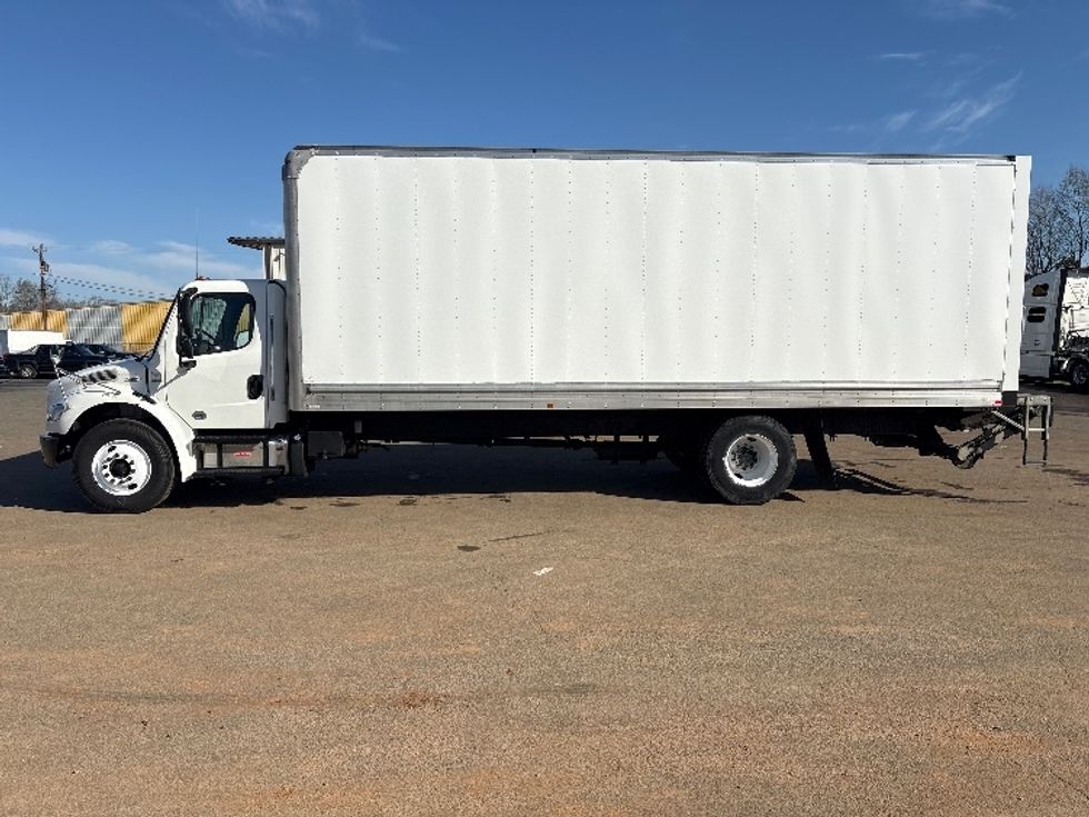 Medium Duty Box Truck-Light and Medium Duty Trucks-Freightliner-2020-M2-Greensboro-NC-194,141\n\t\tmiles-$ 48,250 - Image 4