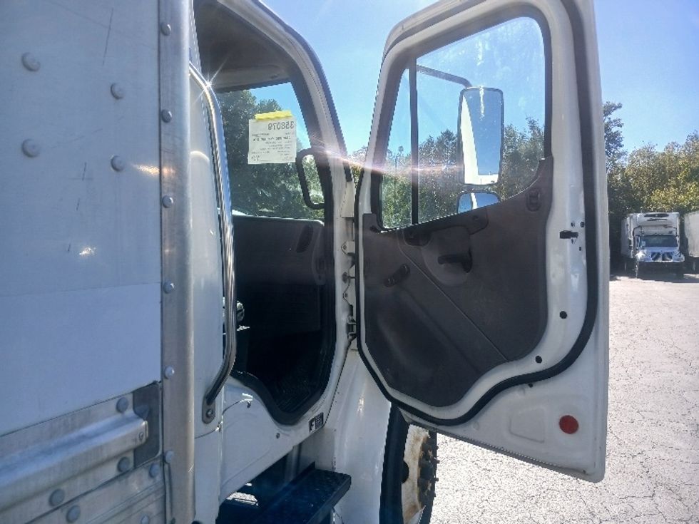 Medium Duty Box Truck-Light and Medium Duty Trucks-Freightliner-2020-M2-Greensboro-NC-213,223\n\t\tmiles-$ 43,750 - Image 19