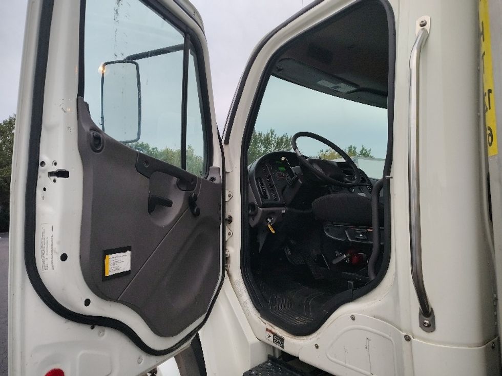 Medium Duty Box Truck-Light and Medium Duty Trucks-Freightliner-2020-M2-Greensboro-NC-237,287\n\t\tmiles-$ 43,500 - Image 16