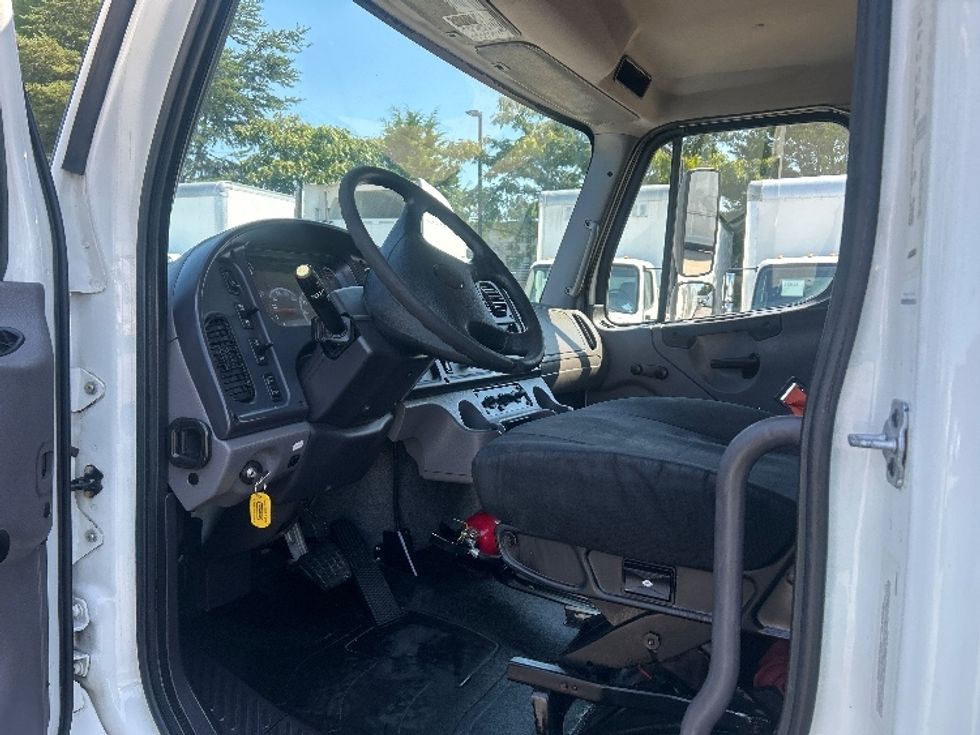 Medium Duty Box Truck-Light and Medium Duty Trucks-Freightliner-2020-M2-Greensboro-NC-239,686\n\t\tmiles-$ 46,250 - Image 16