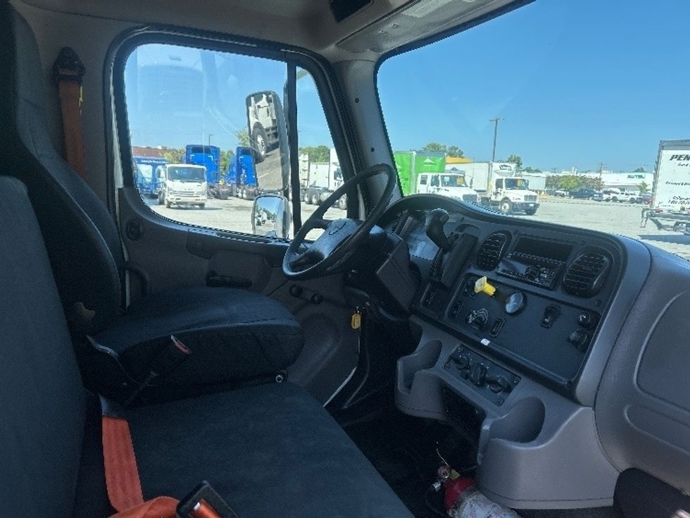 Medium Duty Box Truck-Light and Medium Duty Trucks-Freightliner-2020-M2-Greensboro-NC-239,686\n\t\tmiles-$ 46,250 - Image 21