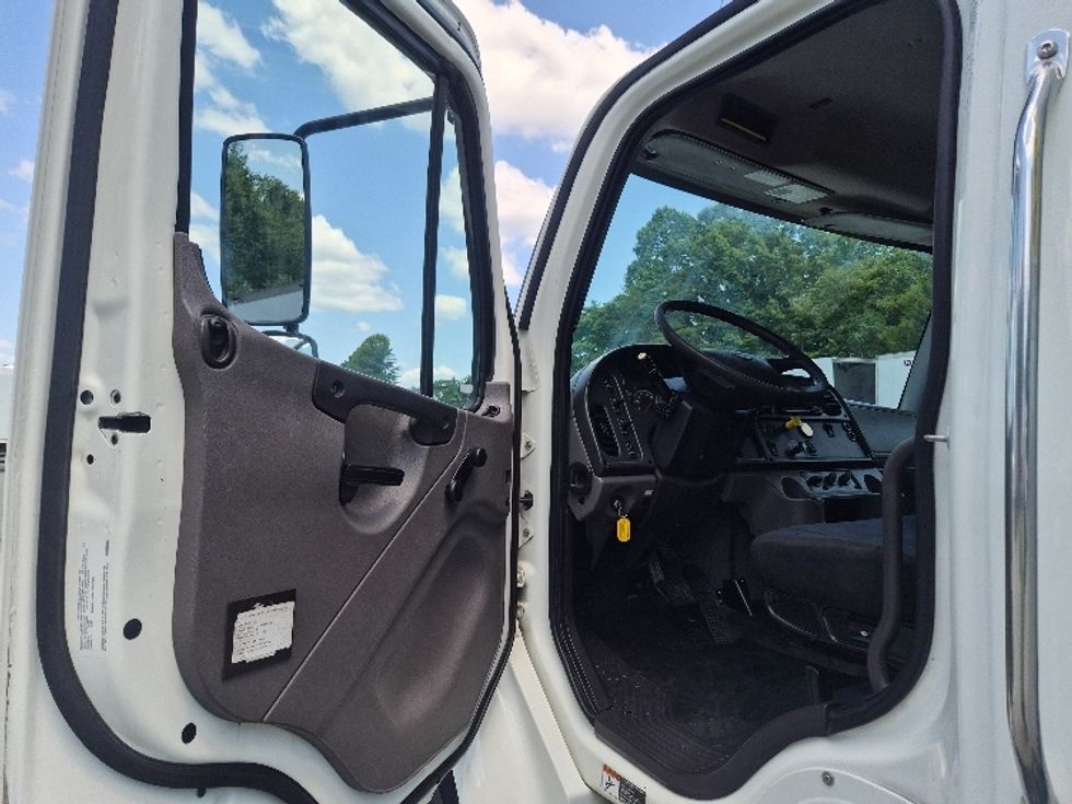 Medium Duty Box Truck-Light and Medium Duty Trucks-Freightliner-2020-M2-Greensboro-NC-241,532\n\t\tmiles-$ 46,000 - Image 16