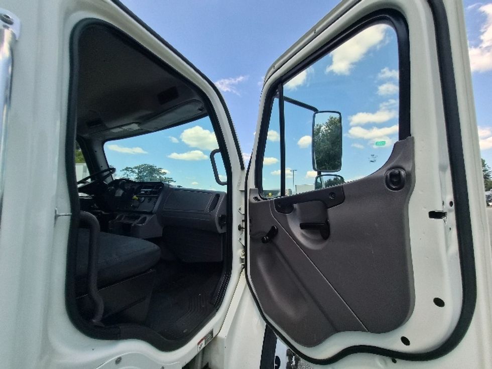 Medium Duty Box Truck-Light and Medium Duty Trucks-Freightliner-2020-M2-Greensboro-NC-241,532\n\t\tmiles-$ 46,000 - Image 20