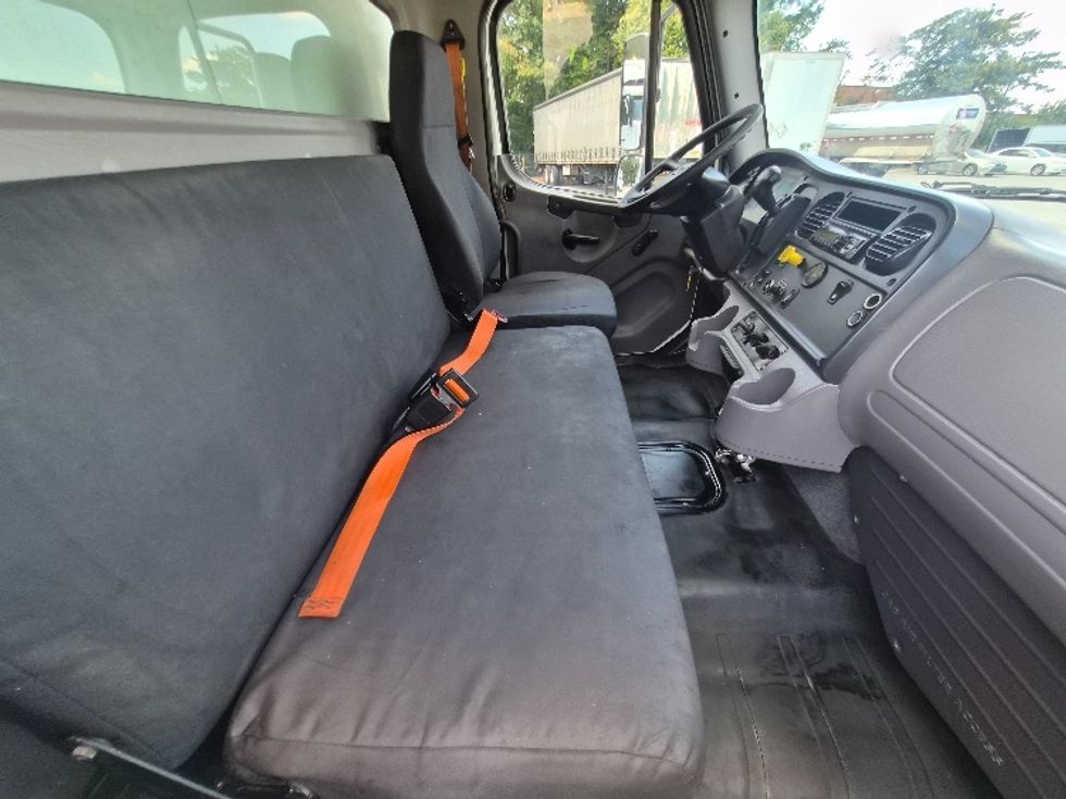Medium Duty Box Truck-Light and Medium Duty Trucks-Freightliner-2020-M2-Greensboro-NC-241,532\n\t\tmiles-$ 46,000 - Image 22