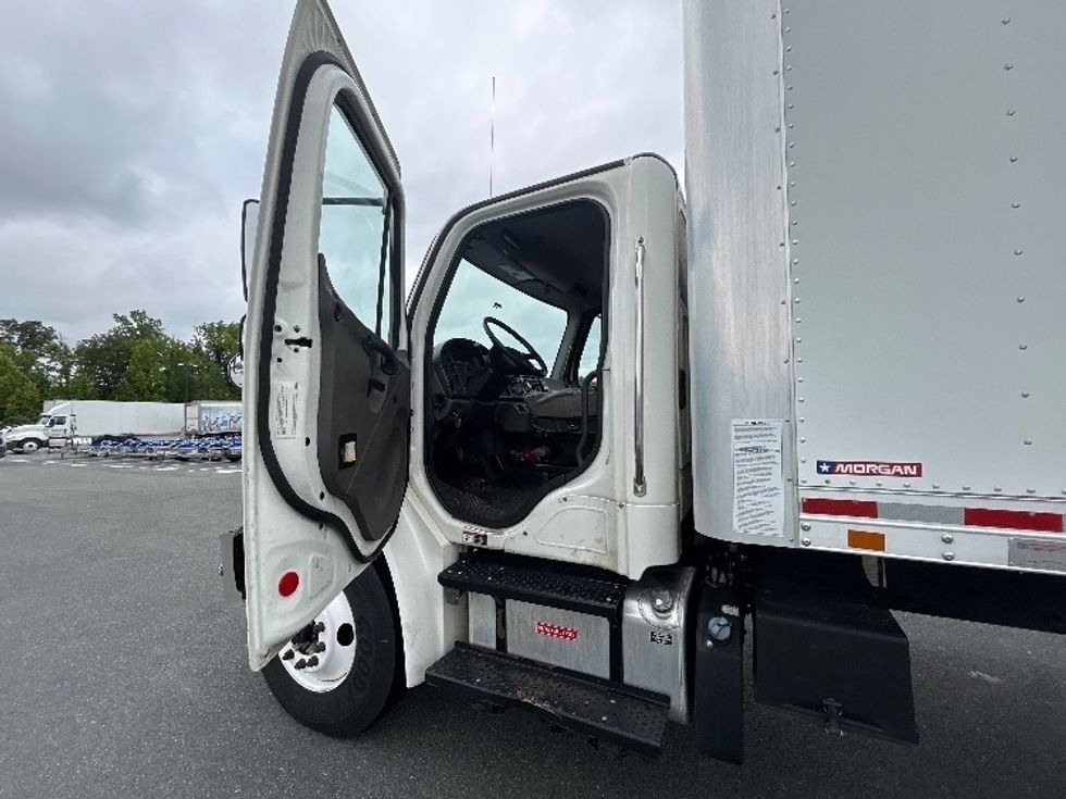 Medium Duty Box Truck-Light and Medium Duty Trucks-Freightliner-2020-M2-Greensboro-NC-243,982\n\t\tmiles-$ 38,500 - Image 16