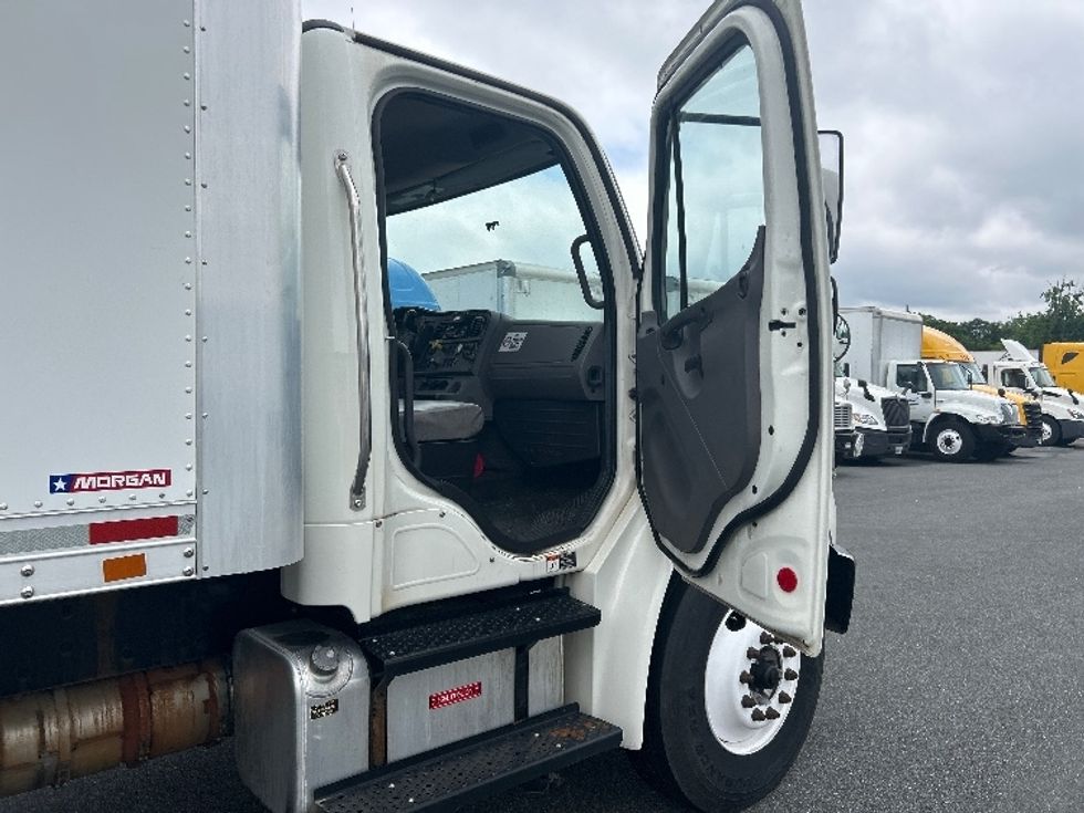 Medium Duty Box Truck-Light and Medium Duty Trucks-Freightliner-2020-M2-Greensboro-NC-243,982\n\t\tmiles-$ 38,500 - Image 20