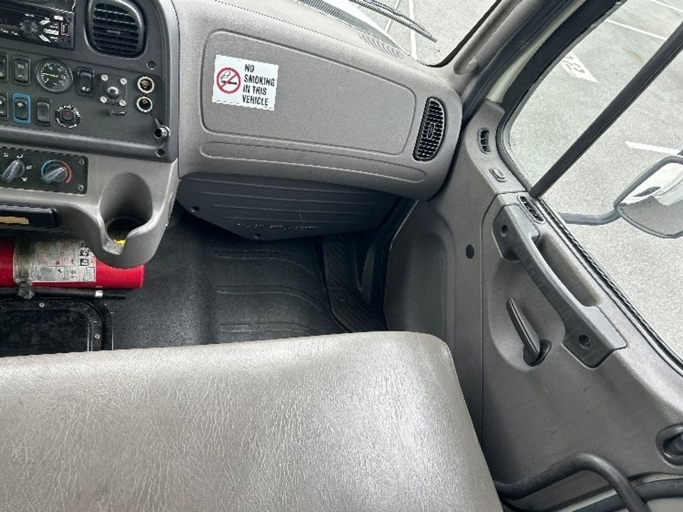 Medium Duty Box Truck-Light and Medium Duty Trucks-Freightliner-2020-M2-Greensboro-NC-243,982\n\t\tmiles-$ 38,500 - Image 21