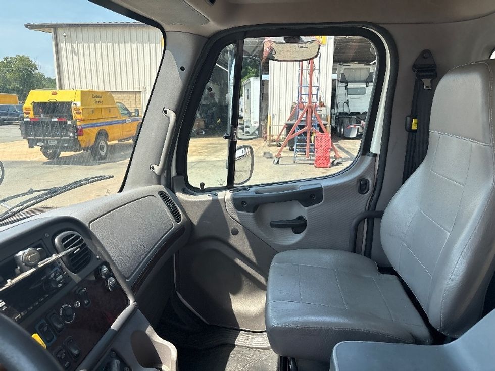 Medium Duty Box Truck-Light and Medium Duty Trucks-Freightliner-2020-M2-Greensboro-NC-277,386\n\t\tmiles-$ 29,000 - Image 19