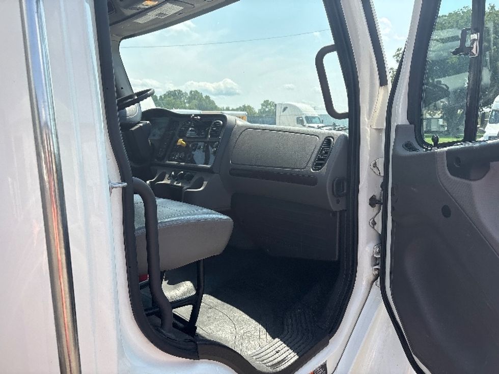 Medium Duty Box Truck-Light and Medium Duty Trucks-Freightliner-2020-M2-Greensboro-NC-277,386\n\t\tmiles-$ 29,000 - Image 20