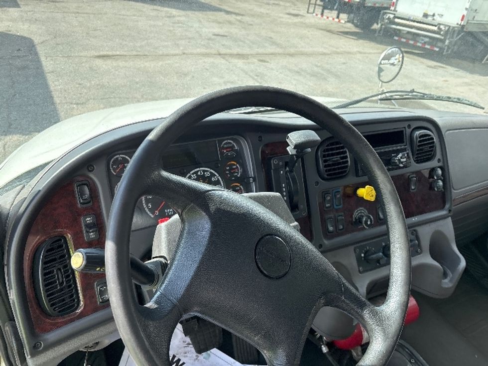 Medium Duty Box Truck-Light and Medium Duty Trucks-Freightliner-2020-M2-Greer-SC-207,950\n\t\tmiles-$ 44,000 - Image 17