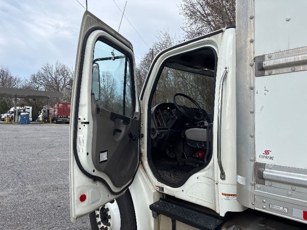 Medium Duty Box Truck-Light and Medium Duty Trucks-Freightliner-2020-M2-Greer-SC-212,778\n\t\tmiles-$ 44,500 - Image 16