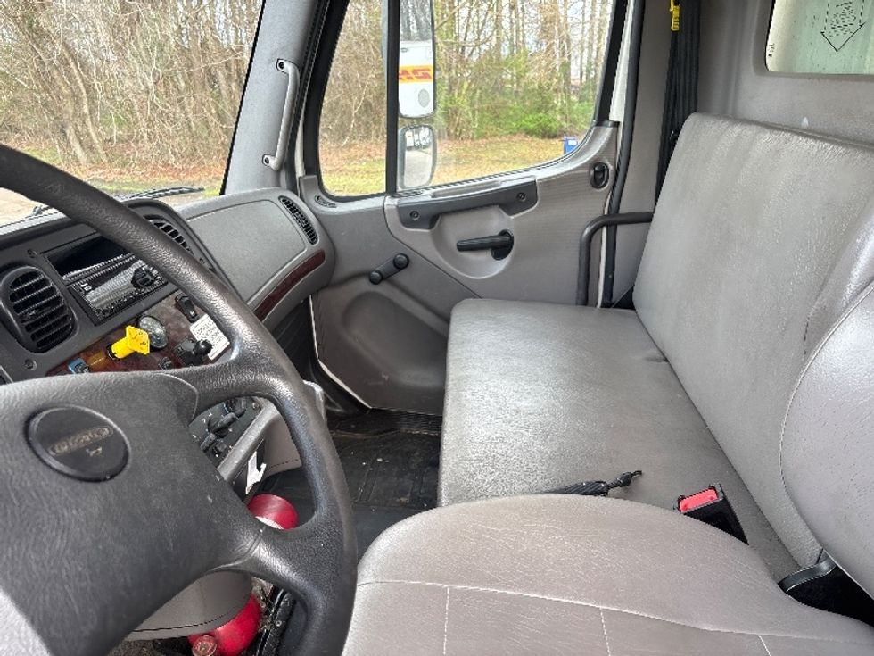 Medium Duty Box Truck-Light and Medium Duty Trucks-Freightliner-2020-M2-Greer-SC-212,778\n\t\tmiles-$ 44,500 - Image 19