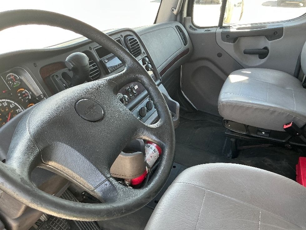 Medium Duty Box Truck-Light and Medium Duty Trucks-Freightliner-2020-M2-Gulfport-MS-391,575\n\t\tmiles-$ 23,000 - Image 17