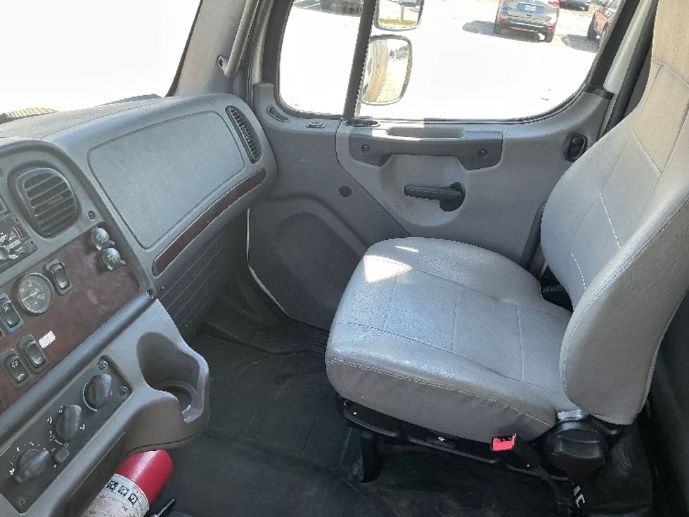 Medium Duty Box Truck-Light and Medium Duty Trucks-Freightliner-2020-M2-Gulfport-MS-391,575\n\t\tmiles-$ 23,000 - Image 19
