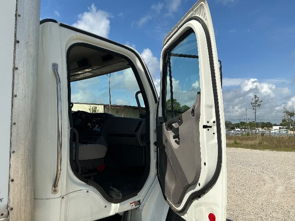 Medium Duty Box Truck-Light and Medium Duty Trucks-Freightliner-2020-M2-Gulfport-MS-391,575\n\t\tmiles-$ 23,000 - Image 20