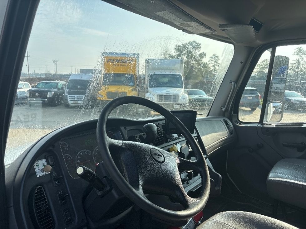 Medium Duty Box Truck-Light and Medium Duty Trucks-Freightliner-2020-M2-Hammond-LA-109,469\n\t\tmiles-$ 62,250 - Image 17