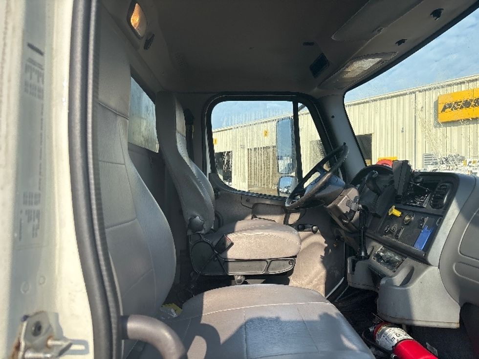 Medium Duty Box Truck-Light and Medium Duty Trucks-Freightliner-2020-M2-Hammond-LA-109,469\n\t\tmiles-$ 62,250 - Image 22