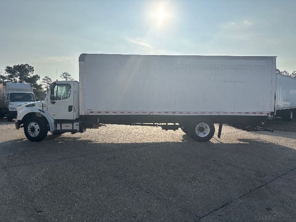 Medium Duty Box Truck-Light and Medium Duty Trucks-Freightliner-2020-M2-Hammond-LA-109,469\n\t\tmiles-$ 62,250 - Image 4
