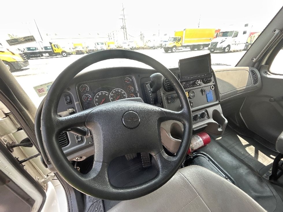 Medium Duty Box Truck-Light and Medium Duty Trucks-Freightliner-2020-M2-Hammond-LA-115,845\n\t\tmiles-$ 50,750 - Image 18