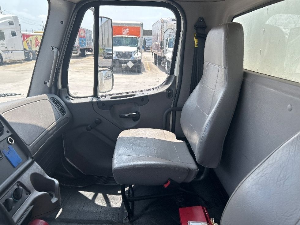 Medium Duty Box Truck-Light and Medium Duty Trucks-Freightliner-2020-M2-Hammond-LA-115,845\n\t\tmiles-$ 50,750 - Image 19