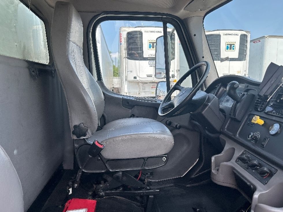 Medium Duty Box Truck-Light and Medium Duty Trucks-Freightliner-2020-M2-Hammond-LA-115,845\n\t\tmiles-$ 50,750 - Image 22