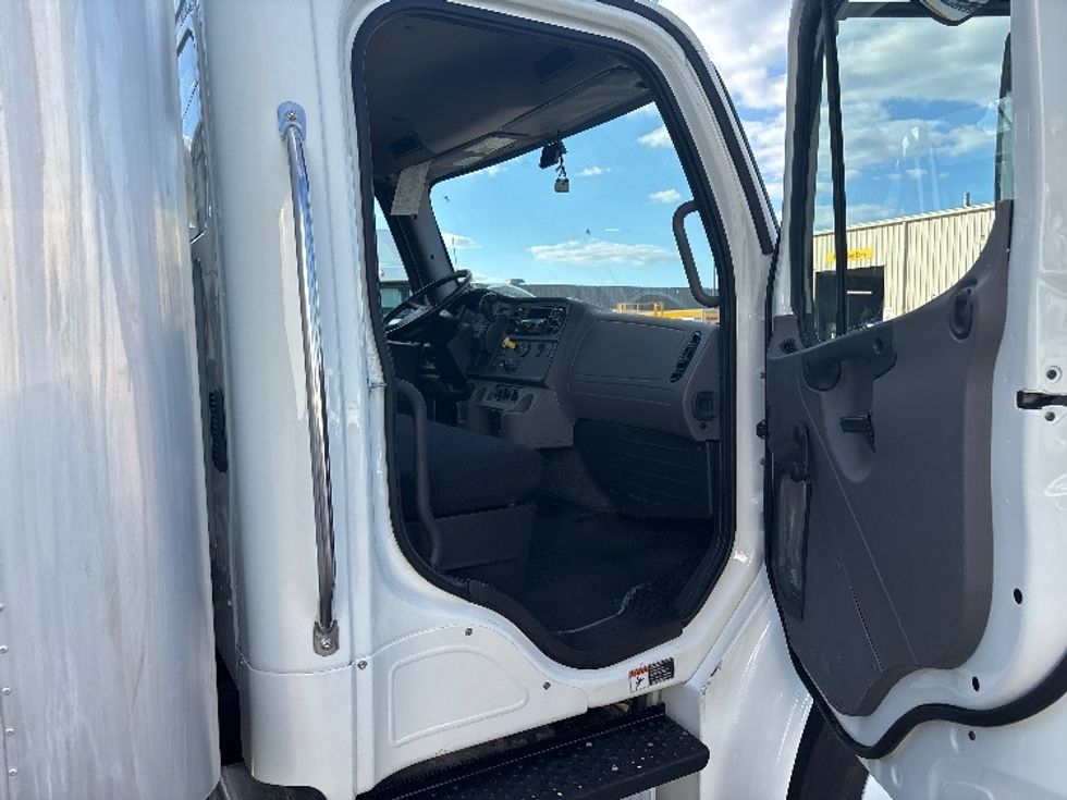 Medium Duty Box Truck-Light and Medium Duty Trucks-Freightliner-2020-M2-Hammond-LA-115,850\n\t\tmiles-$ 59,250 - Image 16