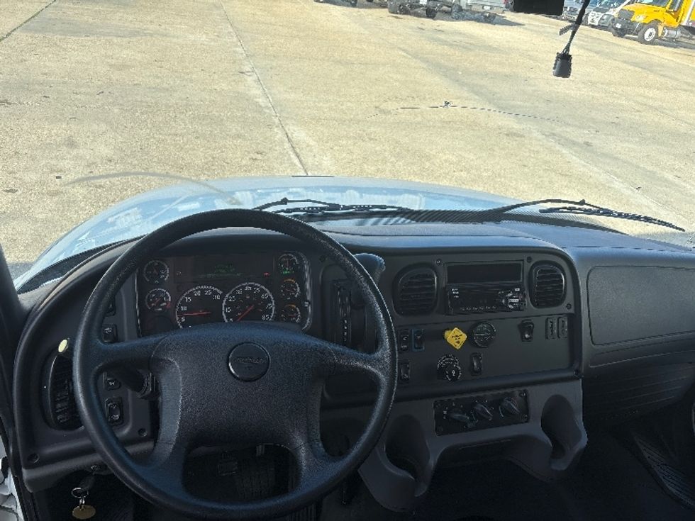 Medium Duty Box Truck-Light and Medium Duty Trucks-Freightliner-2020-M2-Hammond-LA-115,850\n\t\tmiles-$ 59,250 - Image 18