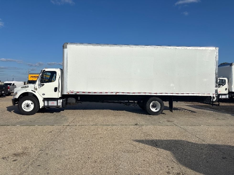 Medium Duty Box Truck-Light and Medium Duty Trucks-Freightliner-2020-M2-Hammond-LA-115,850\n\t\tmiles-$ 59,250 - Image 4